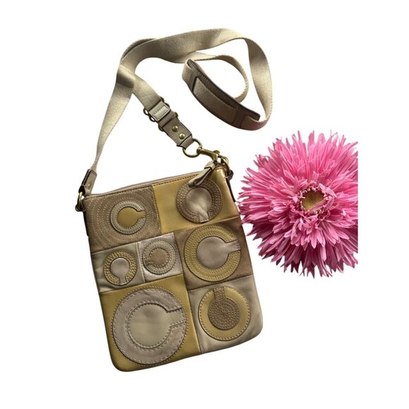 Coach Kitt Messenger Crossbody Bag In Signature Canvas Patchwork - Picture 1 of 11